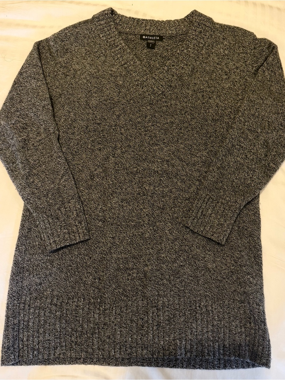Athleta Vital V-Neck Tunic sweater in a charcoal/heathered gray knit oversized S - Picture 2 of 4